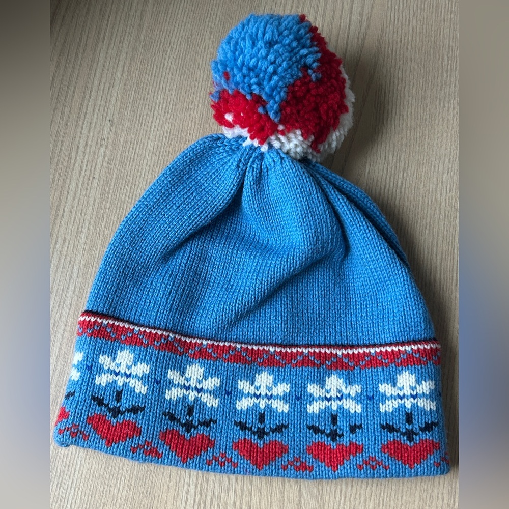 Blue and Red Winter Vermont Origonal 100% Wool Pom-Pom Beanie Vintage Hearts